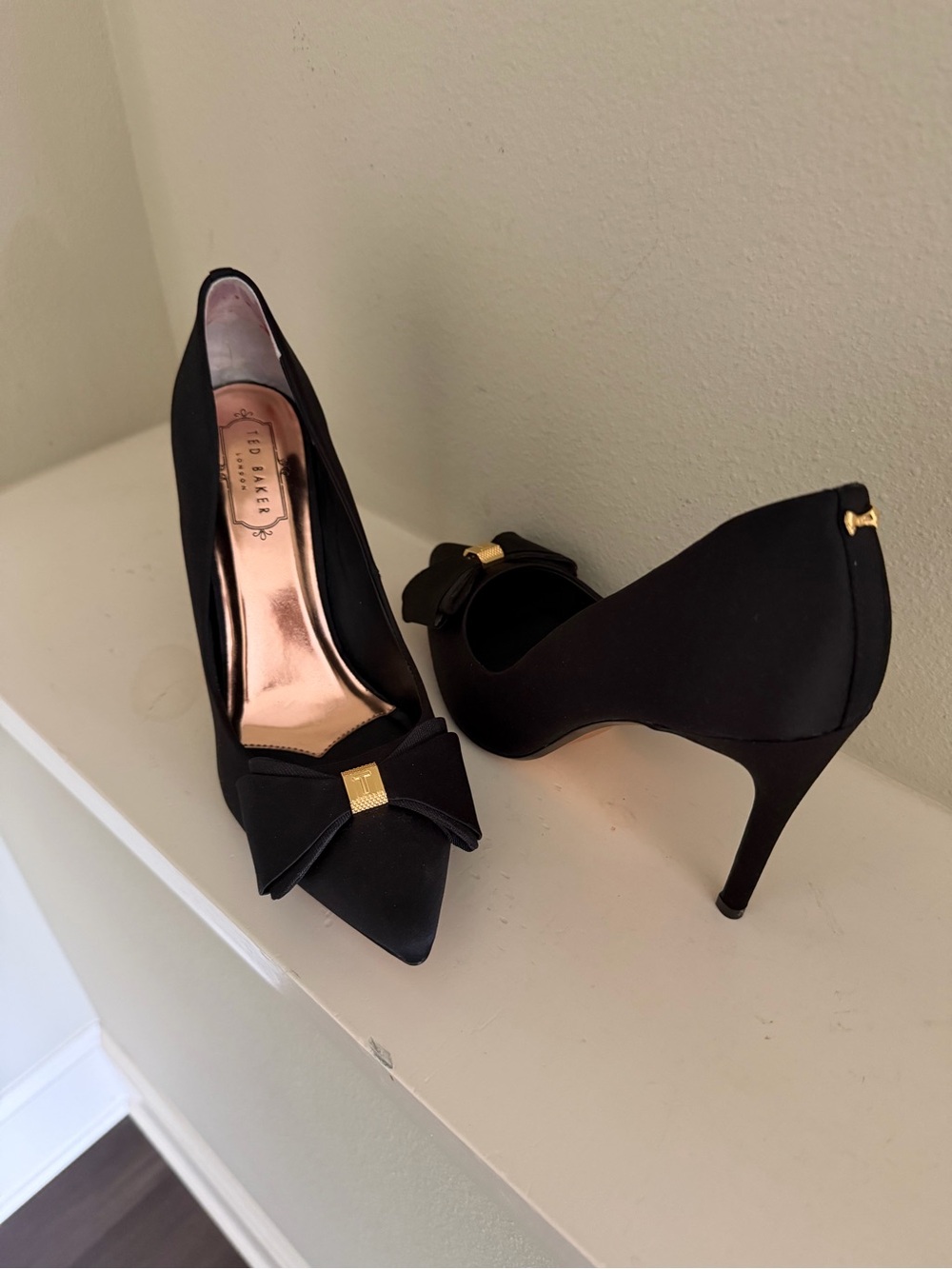 Ted Baker Azeline V2 Black Satin Pointed-Toe Bow Pumps with Gold Accent size 9